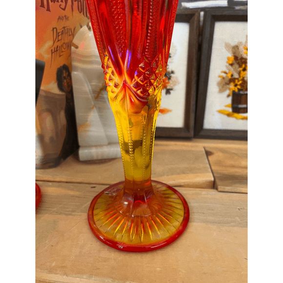 Two Vintage Viking Glass Amberina Bud Vase in Yesteryear Pattern Flared Scallope - Picture 4 of 9